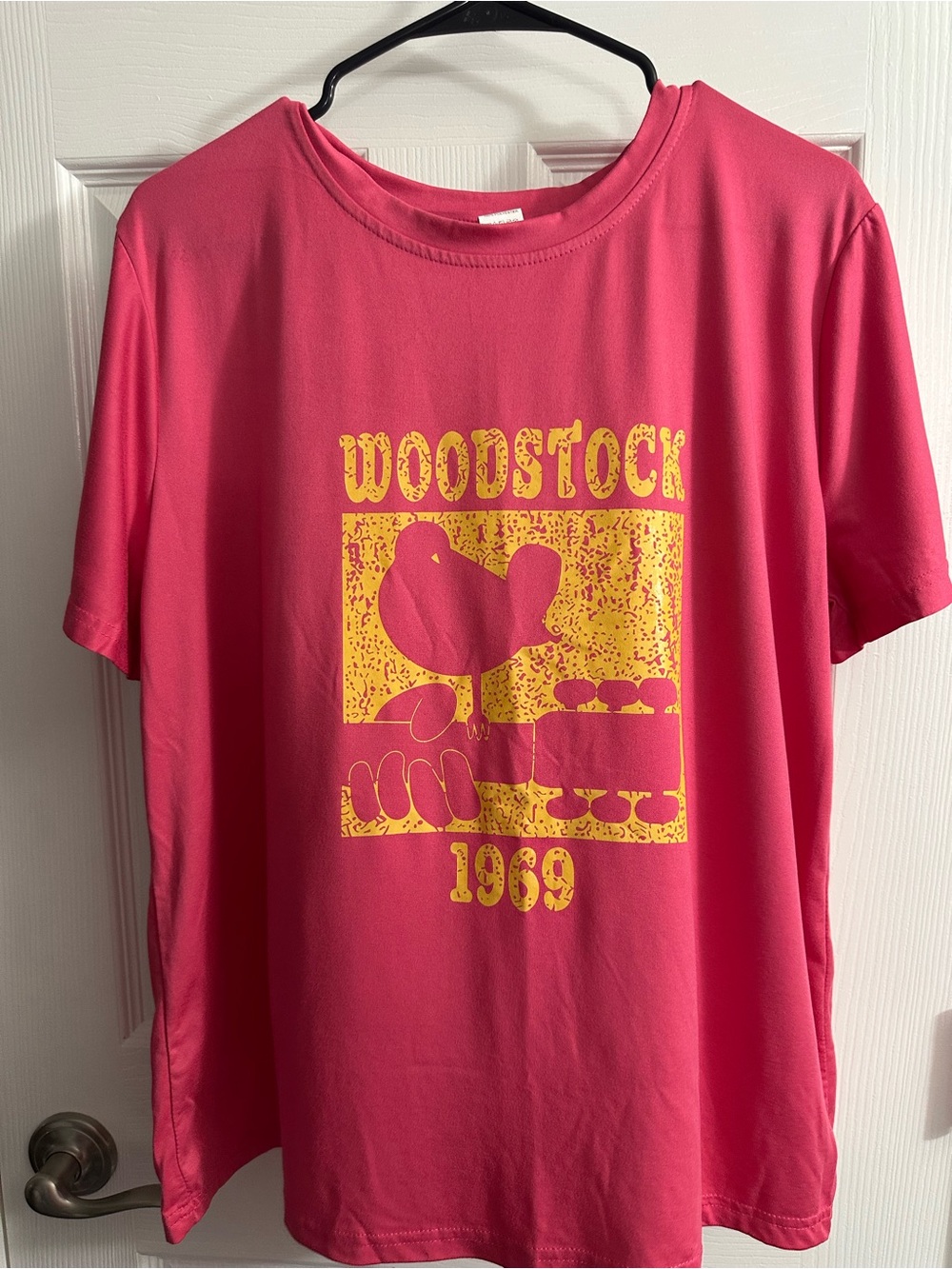 Women’s Woodstock 1969 Graphic Tee - Pink